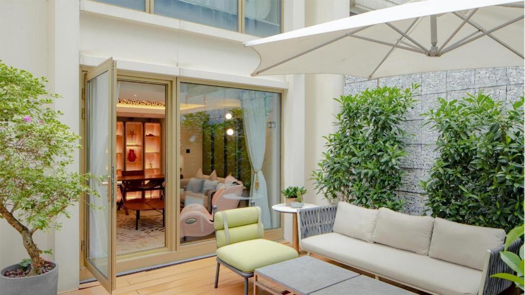 Oasis Avenue-A Gdh Hotel Hongkong Exteriör bild